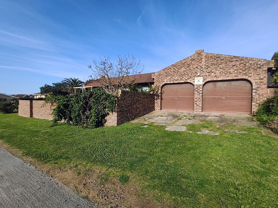 3 Bedroom Property for Sale in Wavecrest Eastern Cape